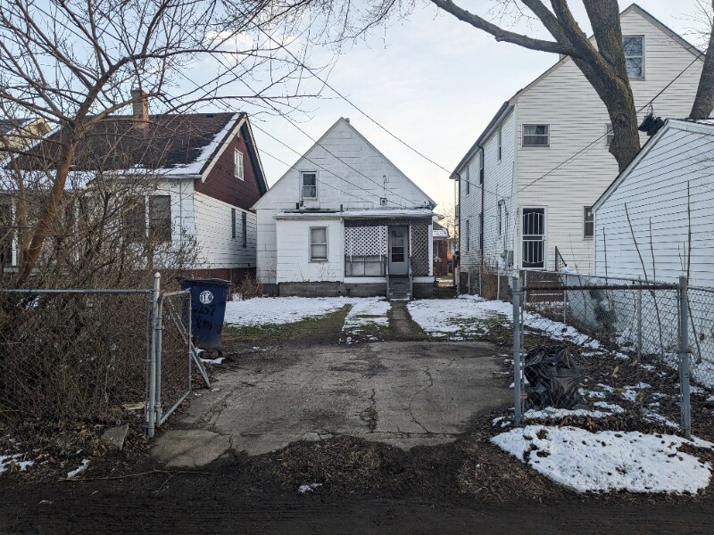 Building Photo - 3257 Yemans St