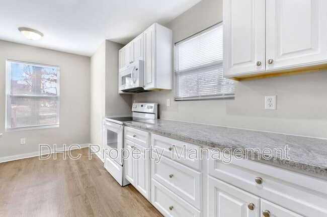 Building Photo - 1484 Norman Berry Dr
