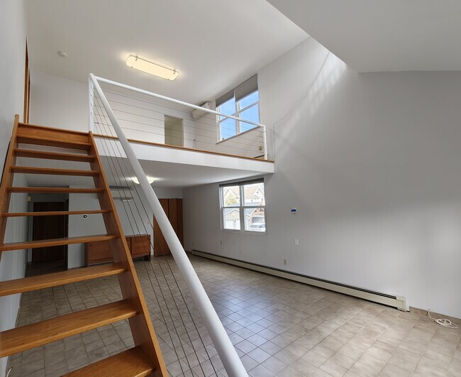 Entrada principal a la sala de estar - 39 Robertson Ave