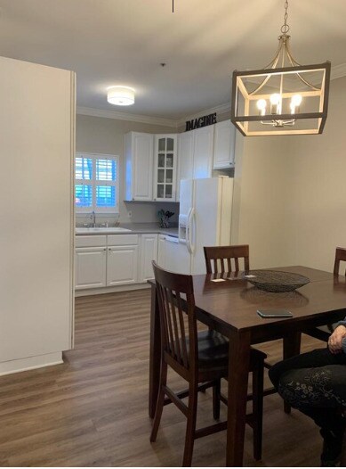 Foto del edificio - Fully Furnished Condo - 2721 Linmar Ave