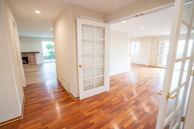 Foto del edificio - 920 Stewarton Way