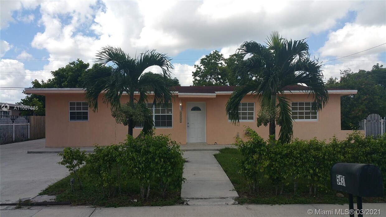 Primary Photo - 5431 NW 178th Terrace