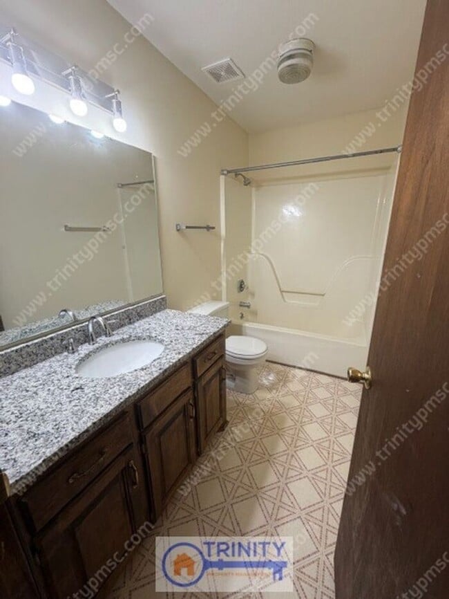 Building Photo - Now Available – 2BR Apartment in Andersom!