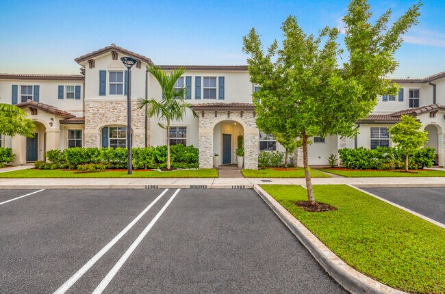 Foto del edificio - 12065 NW 24th Pl