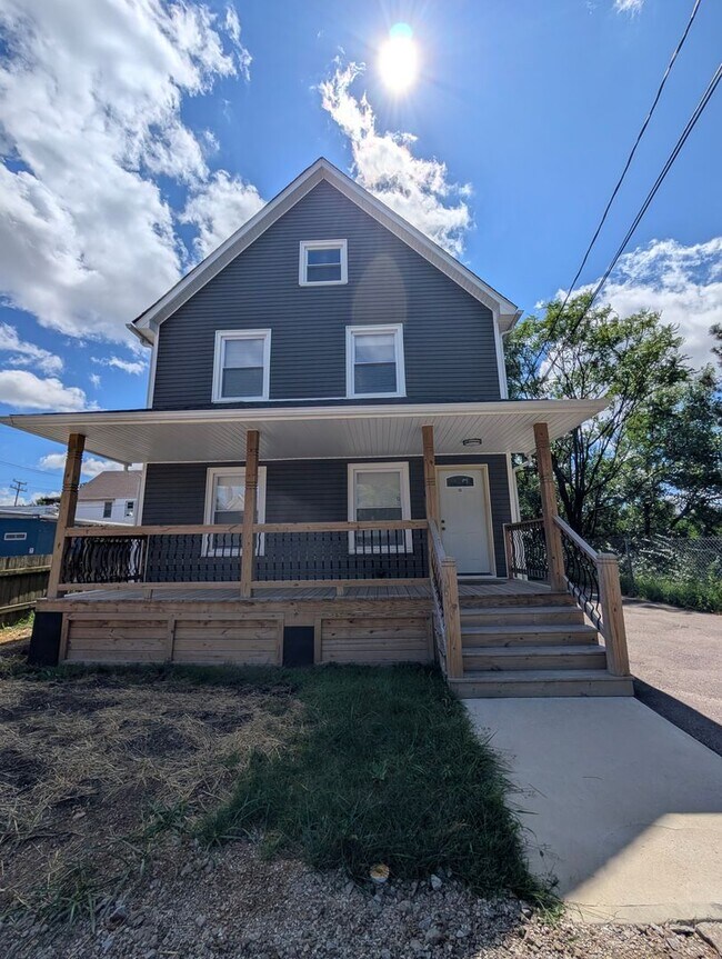 Building Photo - 1431 Rowley Ave