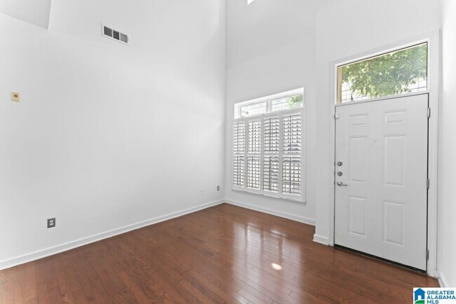 Foto del edificio - 2020 5th Ave S