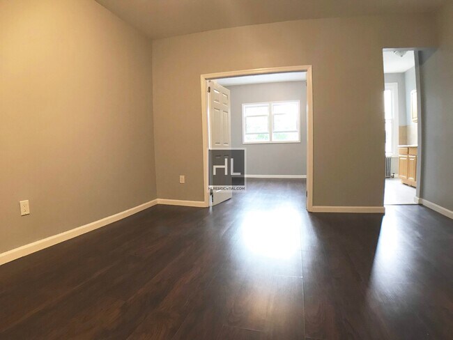 Building Photo - SPACIOUS TWO BEDROOM - WOODBINE STREET