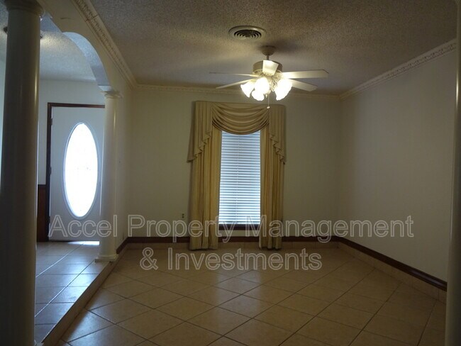 Foto del edificio - 404 W Gardenia Ave