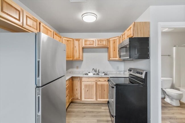 Building Photo - 340 Bench Blvd