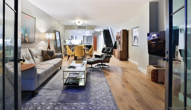 Foto del edificio - 500 W Harbor Dr