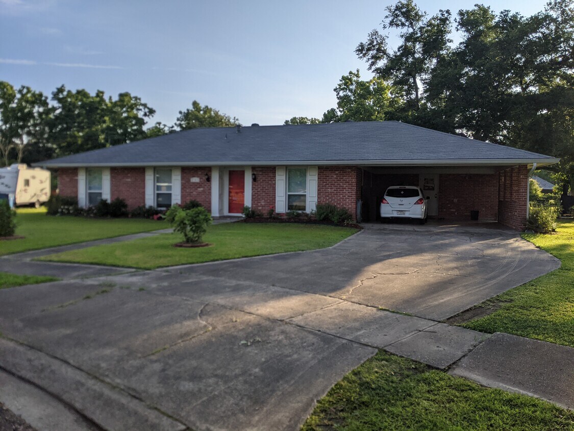 103 Meadowview Cir, Lafayette, LA 70503 House Rental in Lafayette, LA