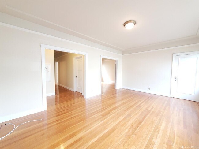 Building Photo - 3810 Divisadero St