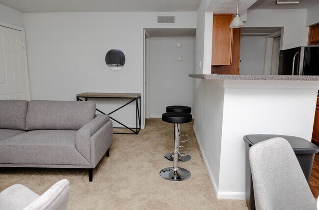 Foto del edificio - 1205 Ashleigh Dr