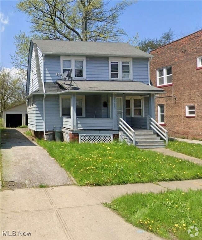 Building Photo - 3366 E 145th St