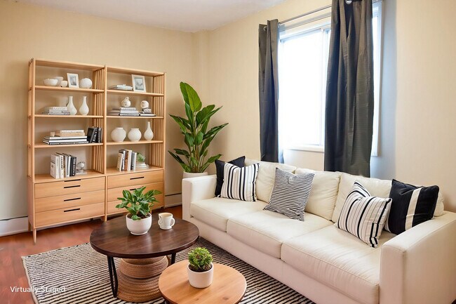 Photo du bâtiment - Bridgeland Hillside Apartments