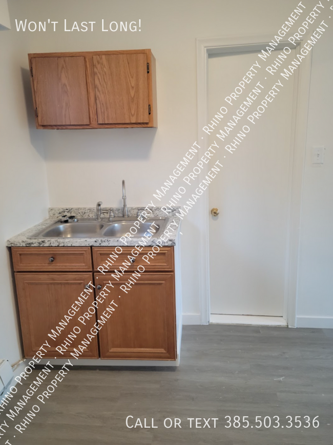 Building Photo - 1 Bedroom/1 Bathroom Unit in Fillmore
