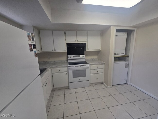 Building Photo - 3815 SE 15th Pl