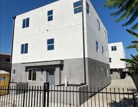 Building Photo - 789 E 41st Pl