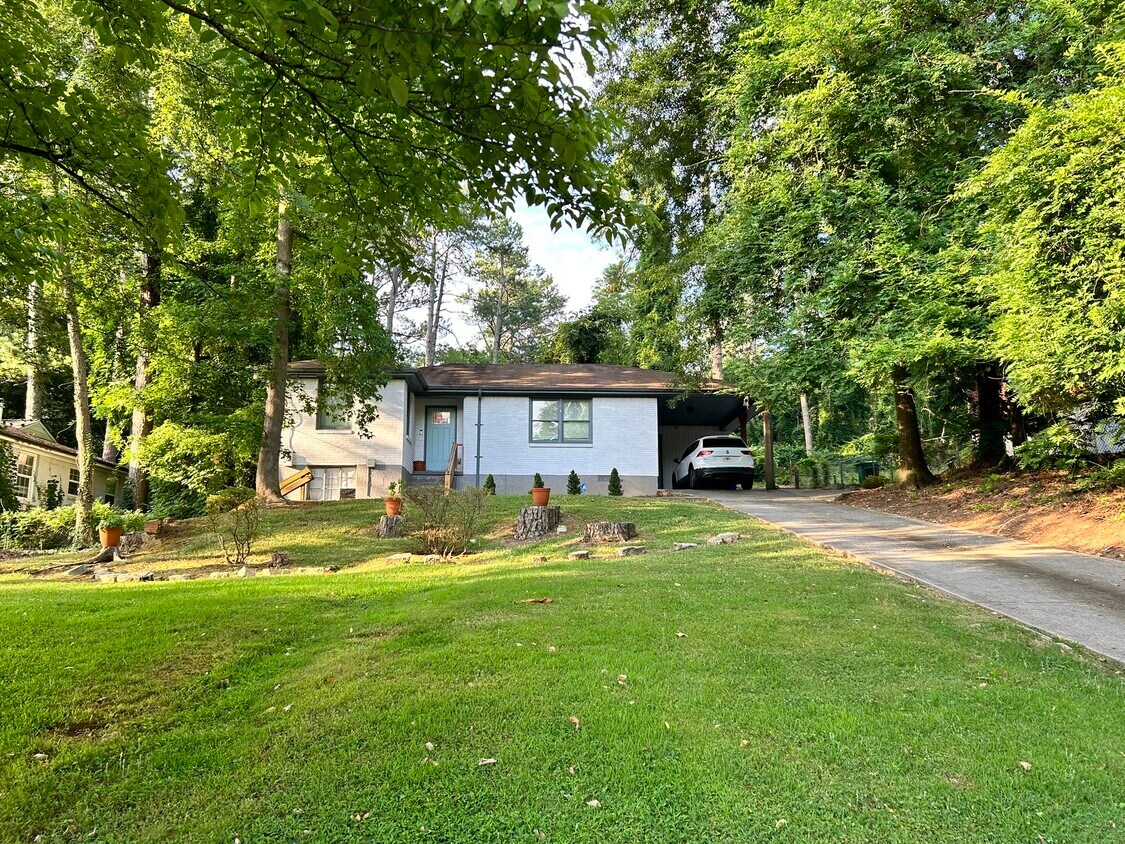 Primary Photo - 1839 Boulderview Dr SE
