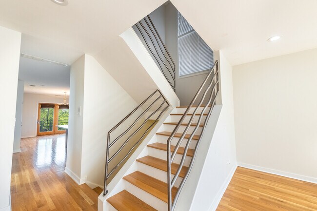 Foto del edificio - 1702 S Newberry Ave
