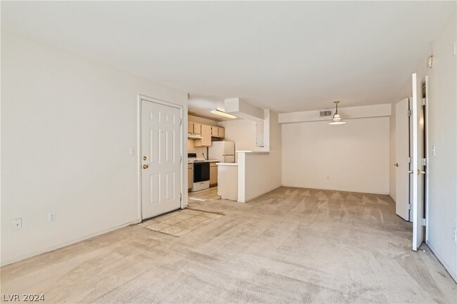 Building Photo - 1150 N Buffalo Dr