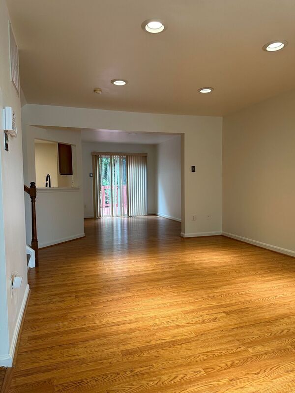 Building Photo - 55 Silentwood Ct