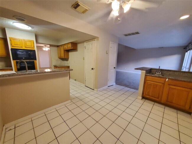 Building Photo - 3322 Kempwood Dr