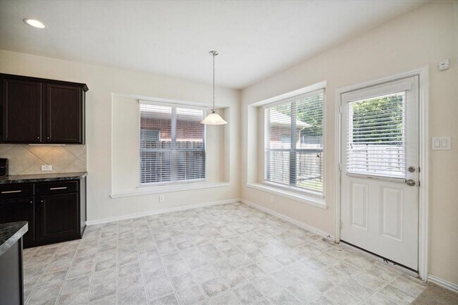 Building Photo - 1523 Lochstone Dr