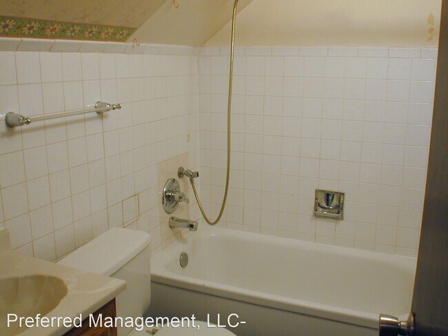 Building Photo - 2404 O Neil Ave
