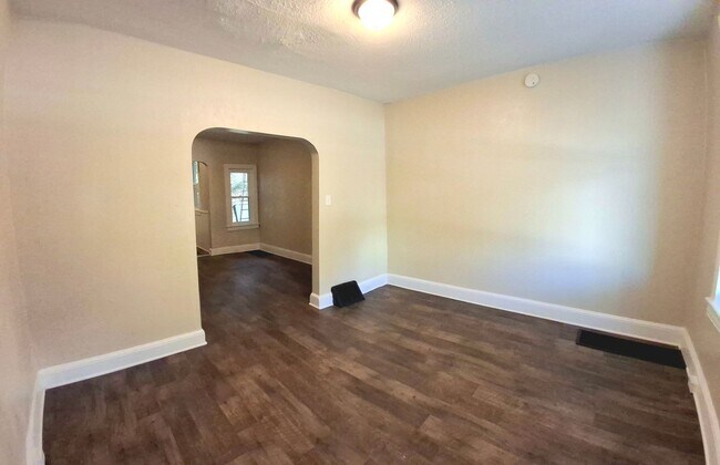 Foto del edificio - 4 Bedroom 1.5 Bathroom in York!
