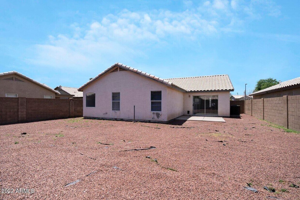Primary Photo - Beautiful single level home in the communi...