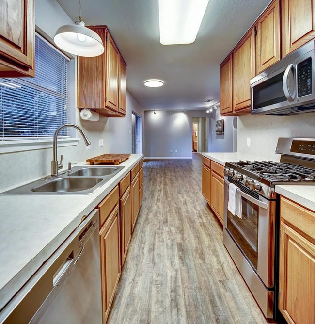 Building Photo - 4017 Vineland Dr