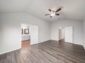 Building Photo - 20110 Emerald Cliff Ln