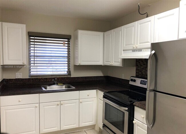 Foto del edificio - 7787 SW 86th St