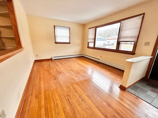 Building Photo - 174 Park Ave