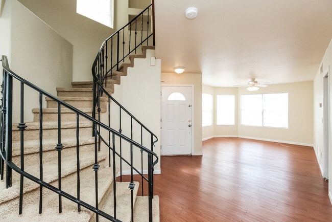 Foto del edificio - 3422 E Woodland Dr