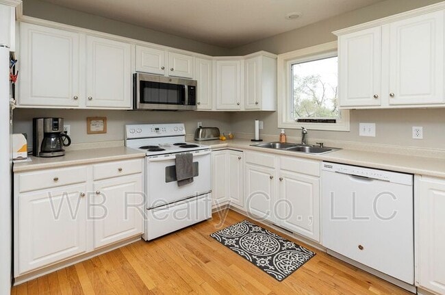 Building Photo - 4519 Meadow Valley Dr