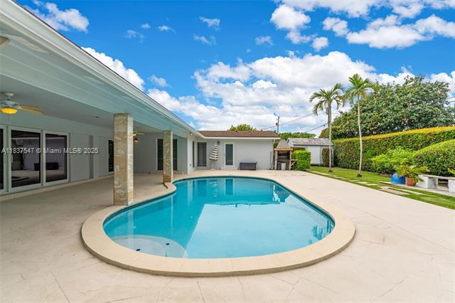 Foto del edificio - 7451 SW 133rd St