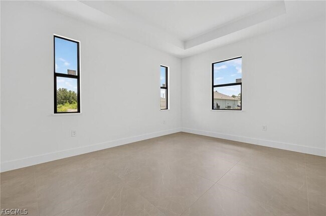 Building Photo - 538 Paloma Ave