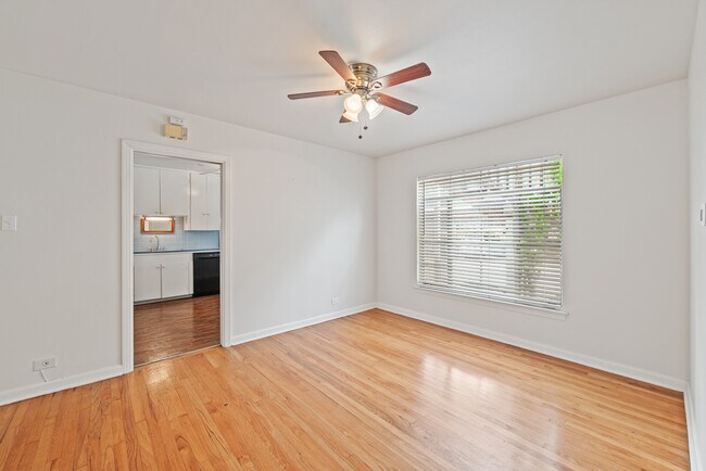 Foto del edificio - 417 W Gramercy Pl