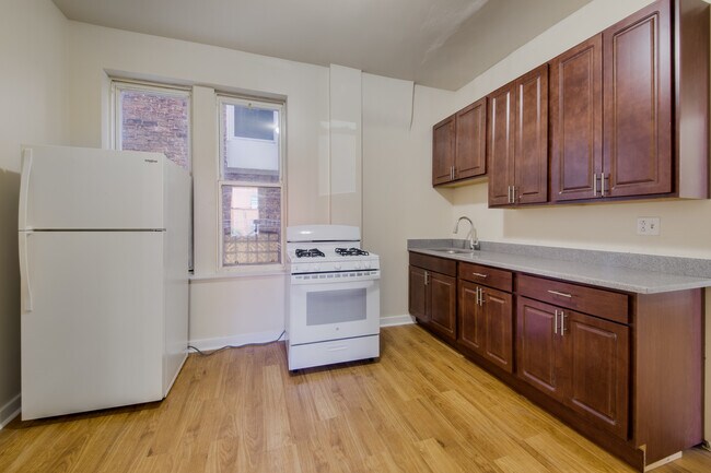 Building Photo - 2511 W Le Moyne St