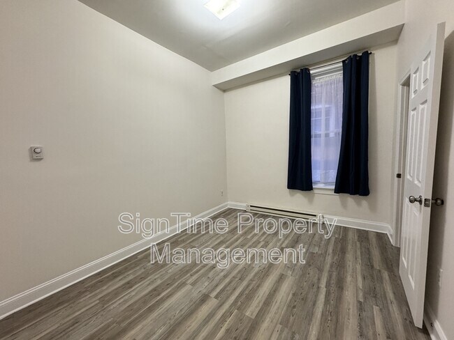 Foto del edificio - 103 E Washington St
