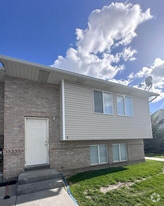 Building Photo - 1675 W 100 N