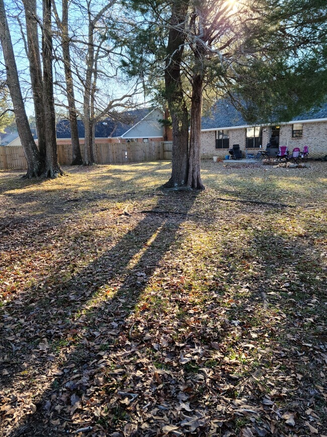 Building Photo - 36 N Walnut Dr