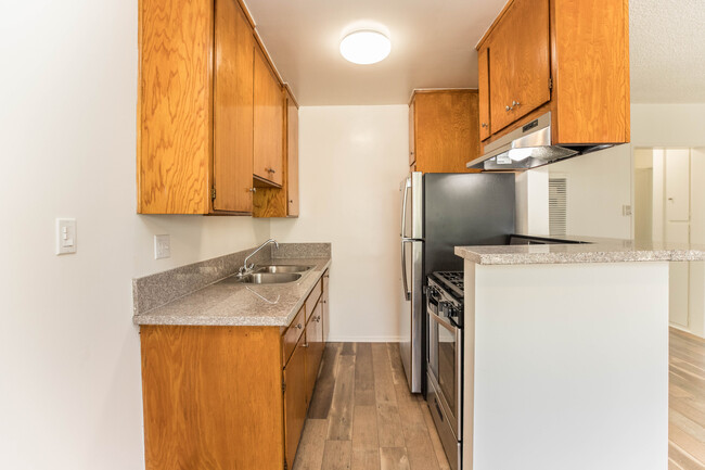 Building Photo - 12710 Matteson Ave