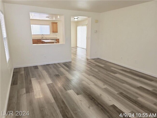 Building Photo - 3 BED, 2.5 BATH HOME IN THE SE AVAILABLE NOW