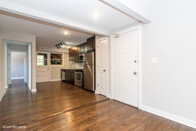 Foto del edificio - 6515 N Seeley Ave