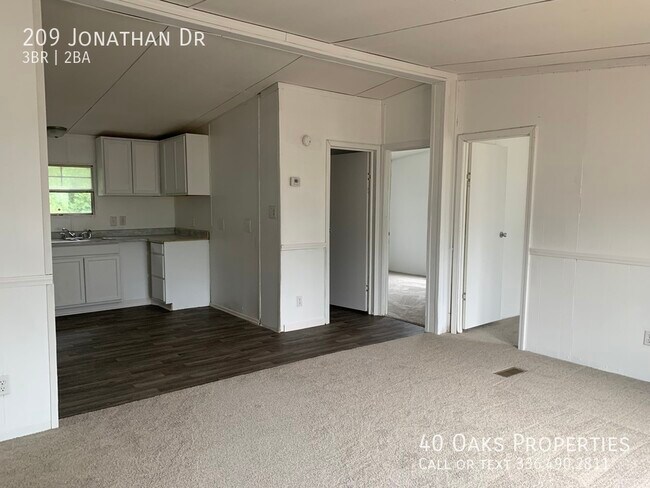 Building Photo - 209 Jonathan Dr