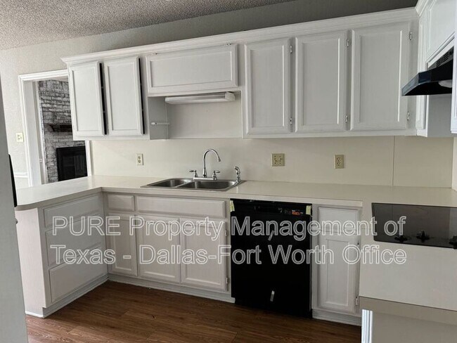 Building Photo - 7724 Sagebrush Ct N