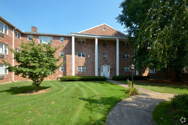 Building Photo - Colonial Arms Apartments